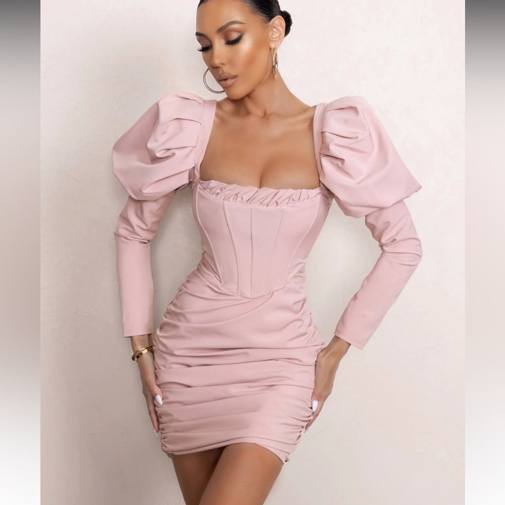 Club L London POSEY
PINK PUFF SLEEVE CORSET MINI DRESS